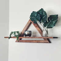 شلف دیواری مثلثی چوبی – دکور مدرن و خاص